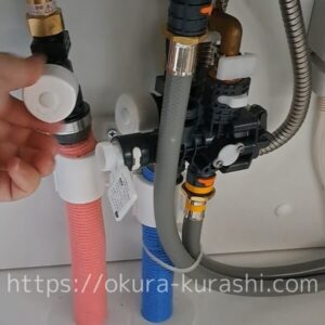 止水栓を回す